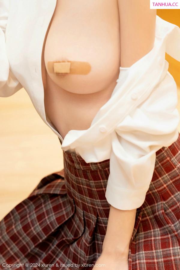   [XiuRen]高清写真图 2024.12.25 No.9652 Well11 制服美腿第15张图片